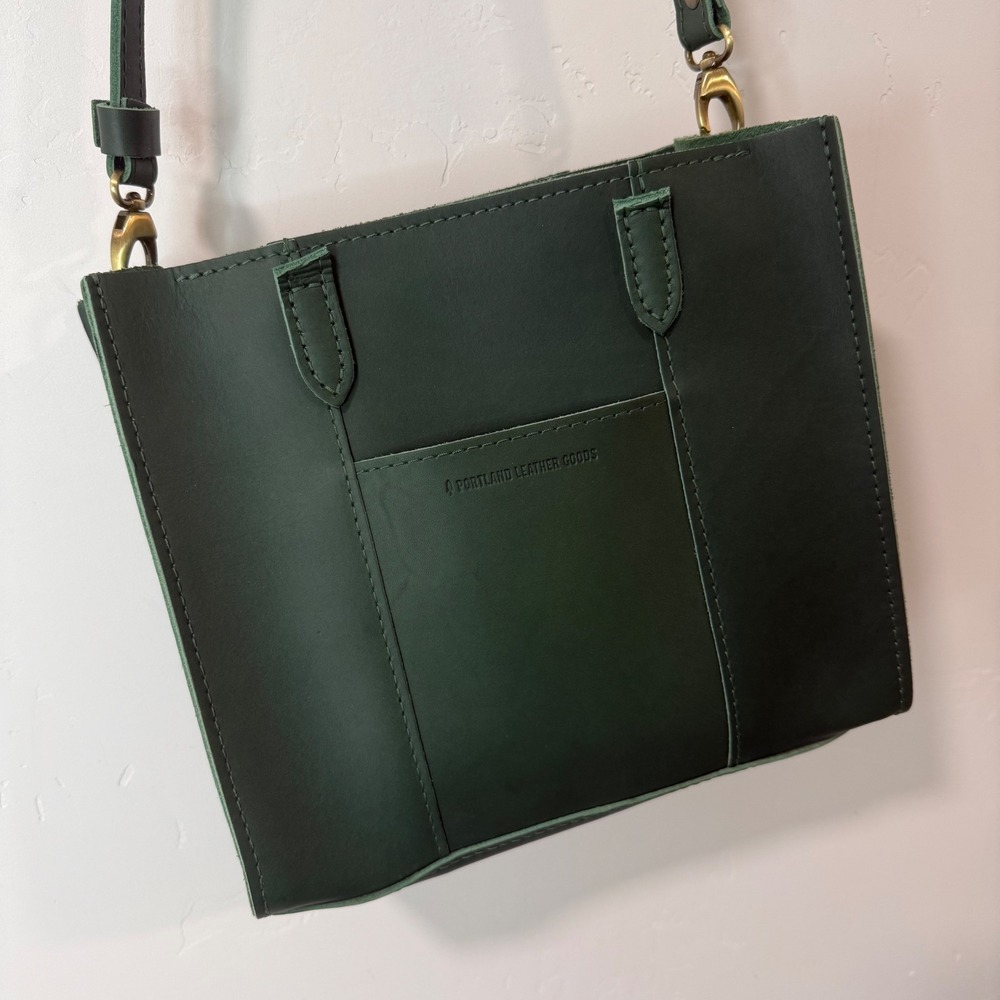 Portland Leather Womens Crossbody Bag Small Green Mini Zip Tote